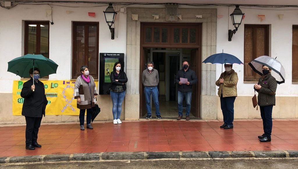 Santa Magdalena celebra el Dia de la Dona amb la lectura d'un manifest i la inauguració d'una exposició