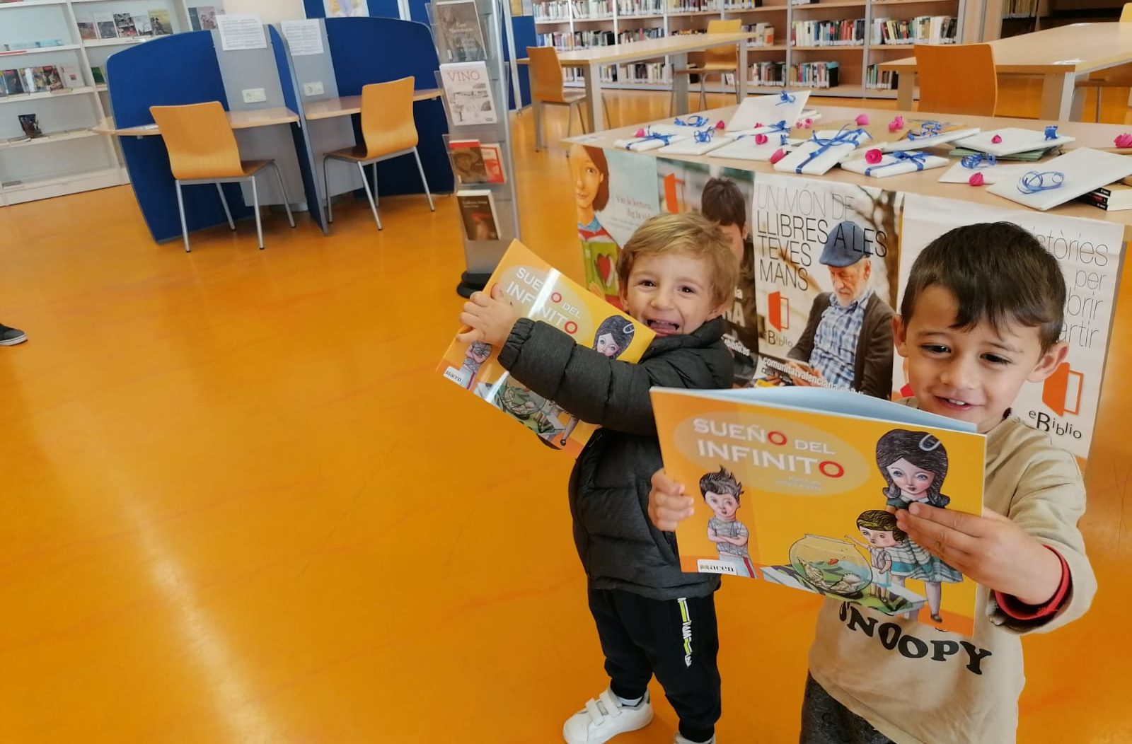 La Biblioteca de Peníscola celebra el Dia del Llibre promocionant la lectura d'autors locals