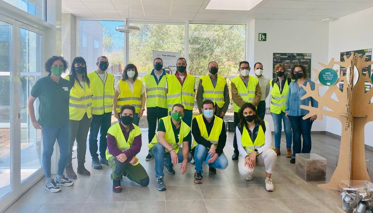 L’equip d’educació ambiental de la Diputació de la zona Nord visita la planta de Cervera