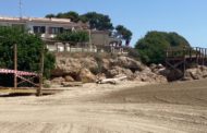 Costes 'evita' reparar un tros de la passarel·la de fusta del Sender Litoral d'Alcossebre eliminant-lo