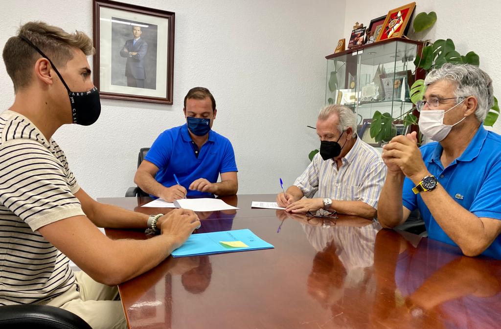 Peníscola i el Centre d'Iniciatives Culturals signen un conveni per a fomentar la promoció cultural del municipi