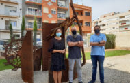 Els Jardins del Mucbe de Benicarló s’obrin a l’art urbà amb l’escultura ‘Un bri d’esperança’