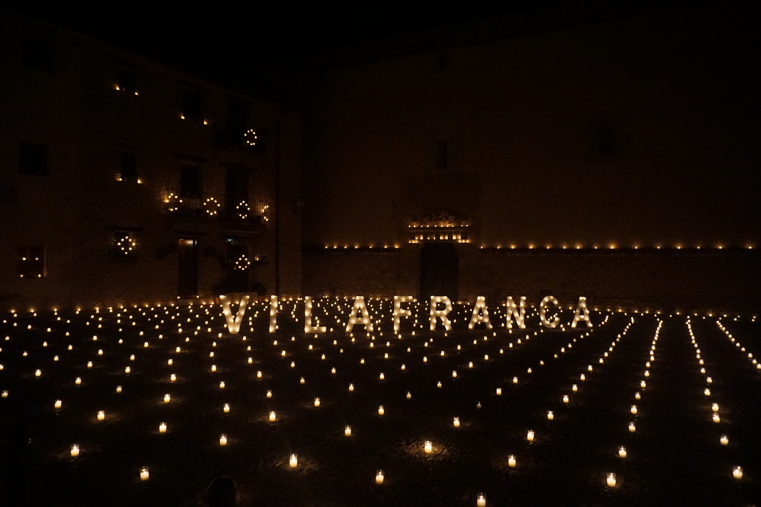 10.000 ciris van il·luminar dissabte el nucli antic de Vilafranca