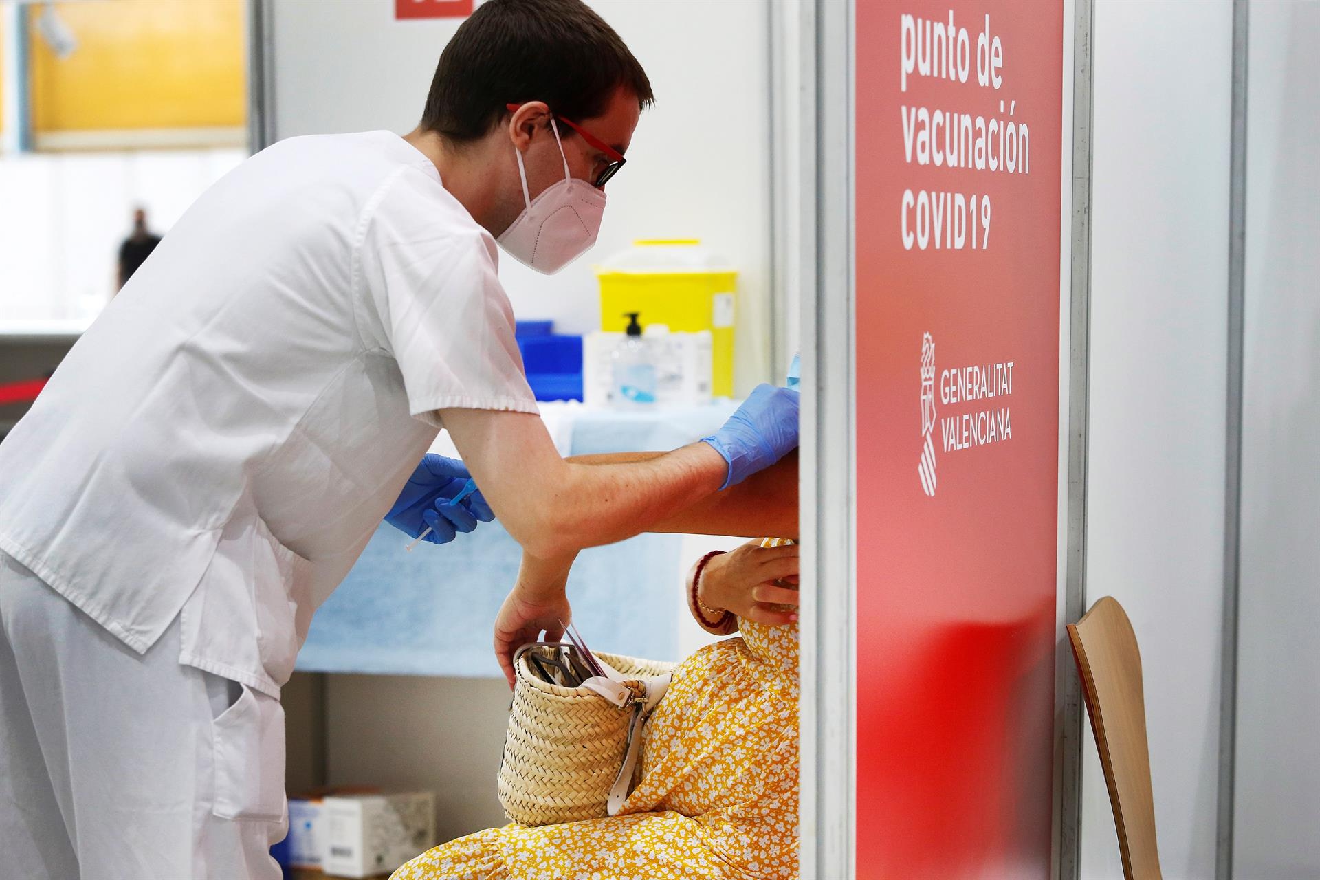 Sanitat simultanieja per segona setmana consecutiva la vacunació sense cita amb la programada