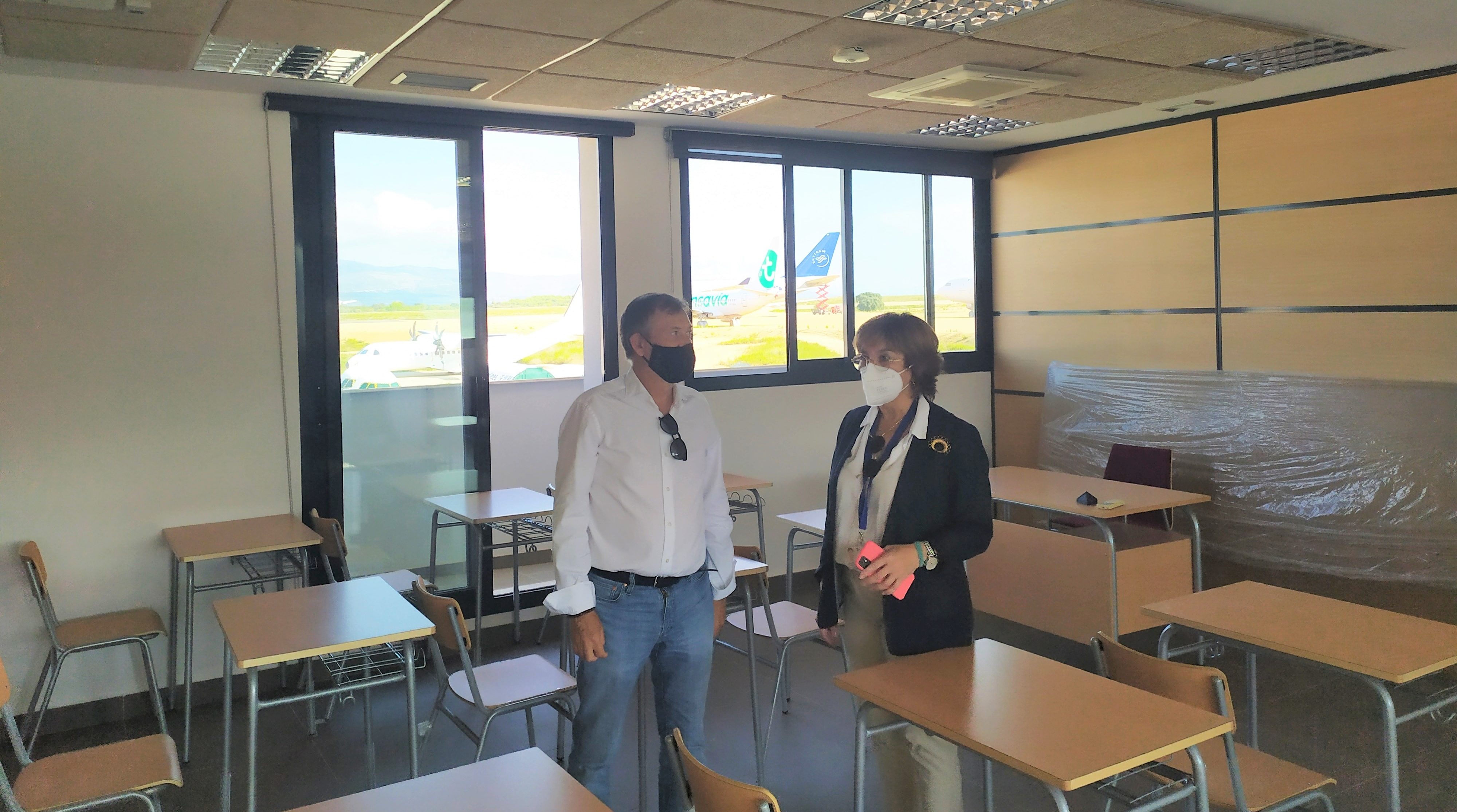 L'aeroport de Castelló i Educació ultimen les instal·lacions que acolliran el cicle d'FP de manteniment d'avions