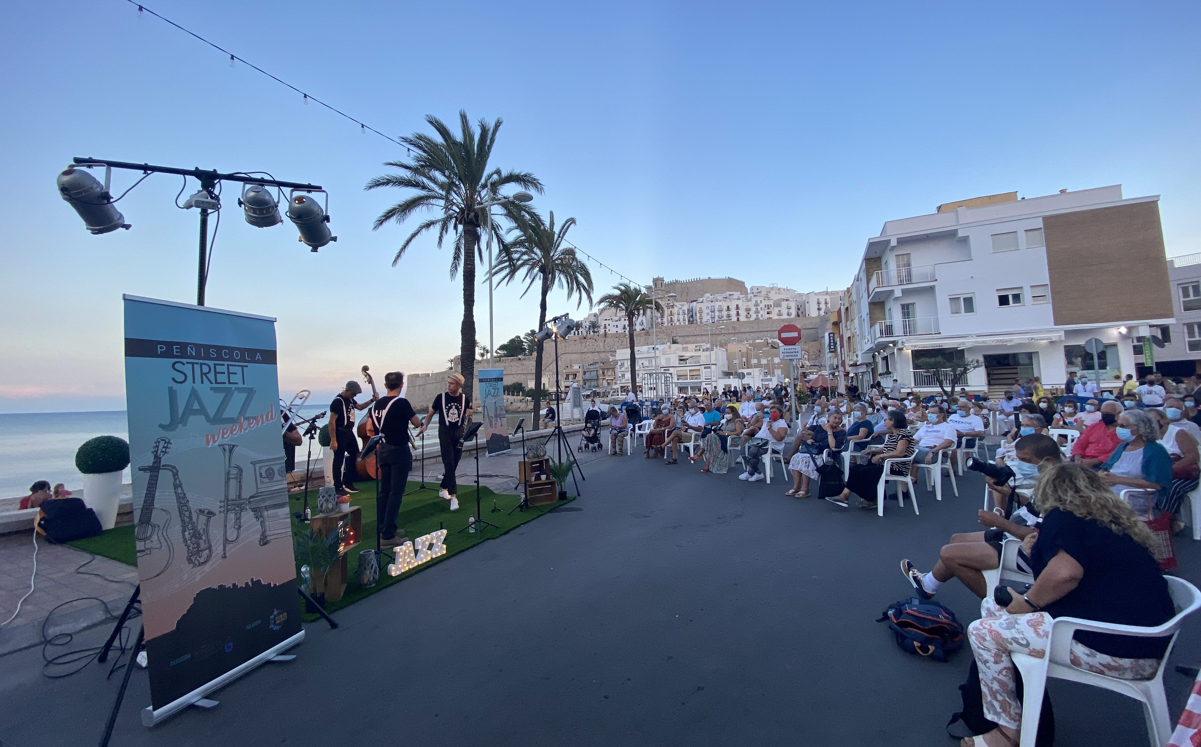 Més de 2.000 espectadors gaudeixen del 'Street Jazz Weekend' de Peníscola en l'edició inaugural