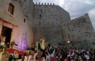 Peníscola culmina la celebració del Dia de la Patrona amb les lloes del Grup Cultural de Danses i de la Dansa Batalla