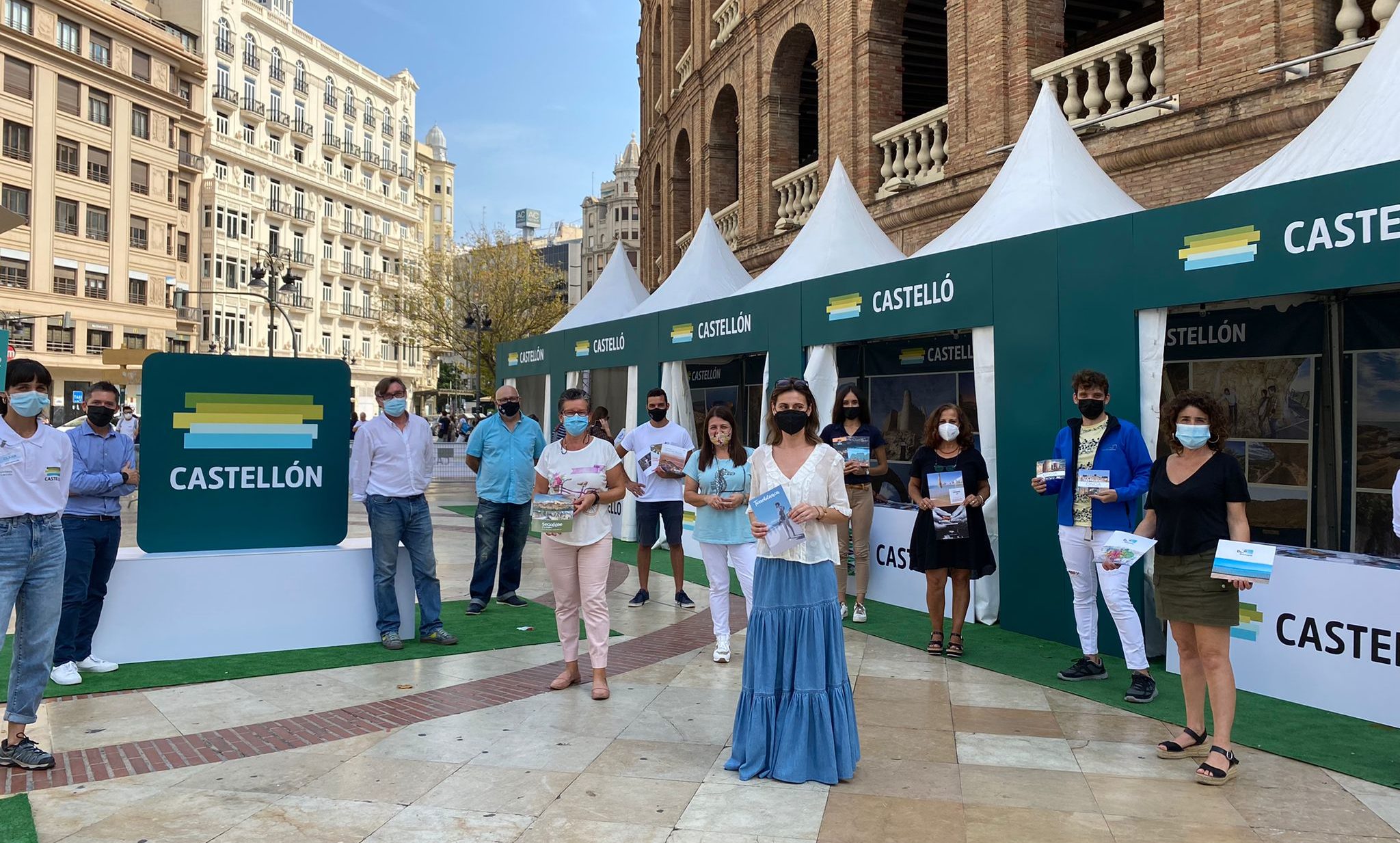 Vinaròs promociona l'oferta turística en una acció de carrer a València