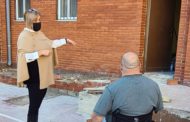 L'alcaldessa de Càlig i el president de COCEMFE Maestrat visiten les obres del Centre de Cultura