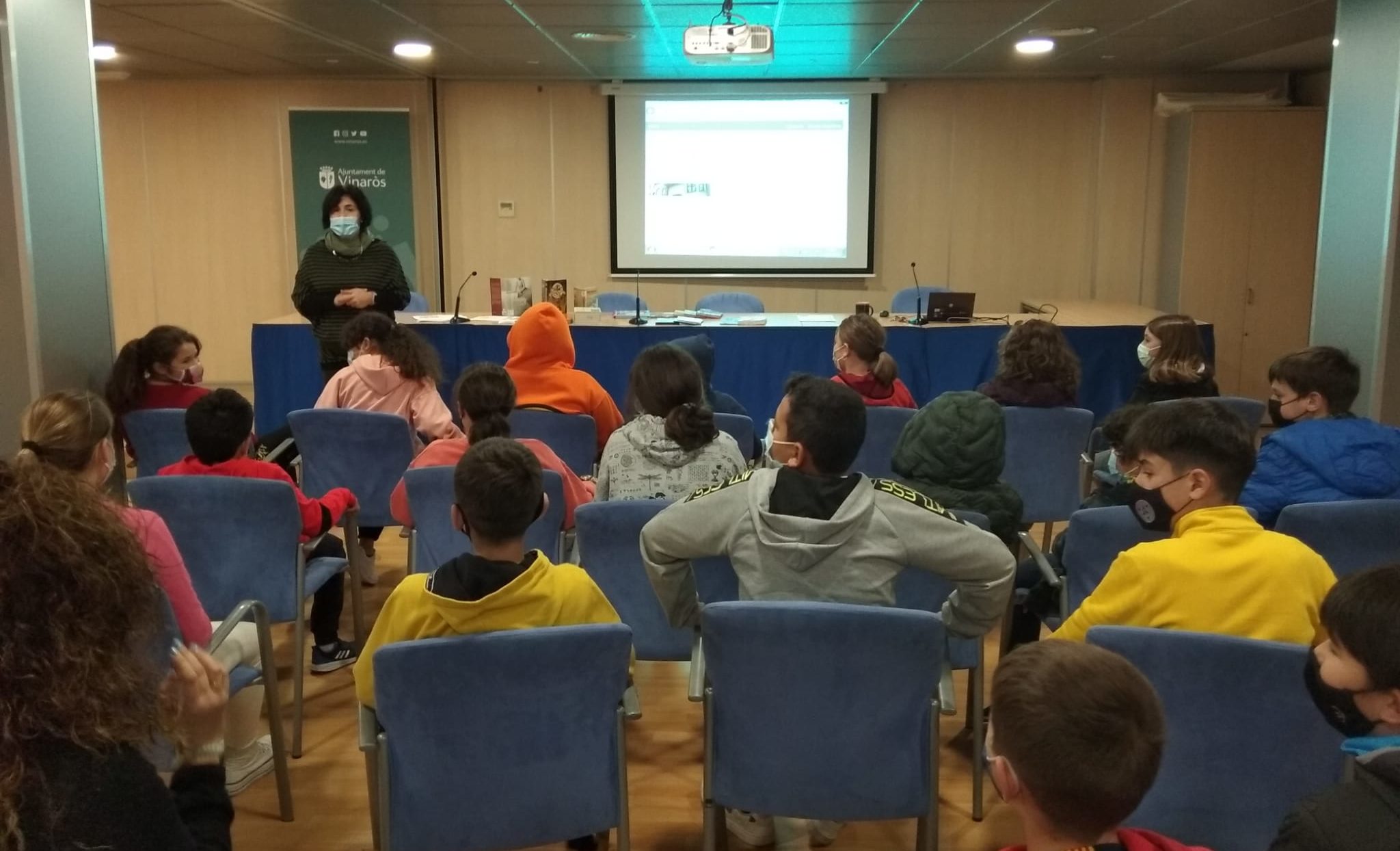 Els alumnes del col·legi de la Misericòrdia de Vinaròs visiten la Biblioteca Municipal