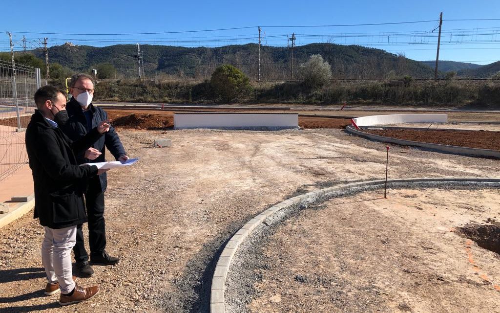 Avancen els treballs de la 2a fase del parc del Ferrocarril que sumarà quasi 10.000 m² de pulmó verd a Alcalà