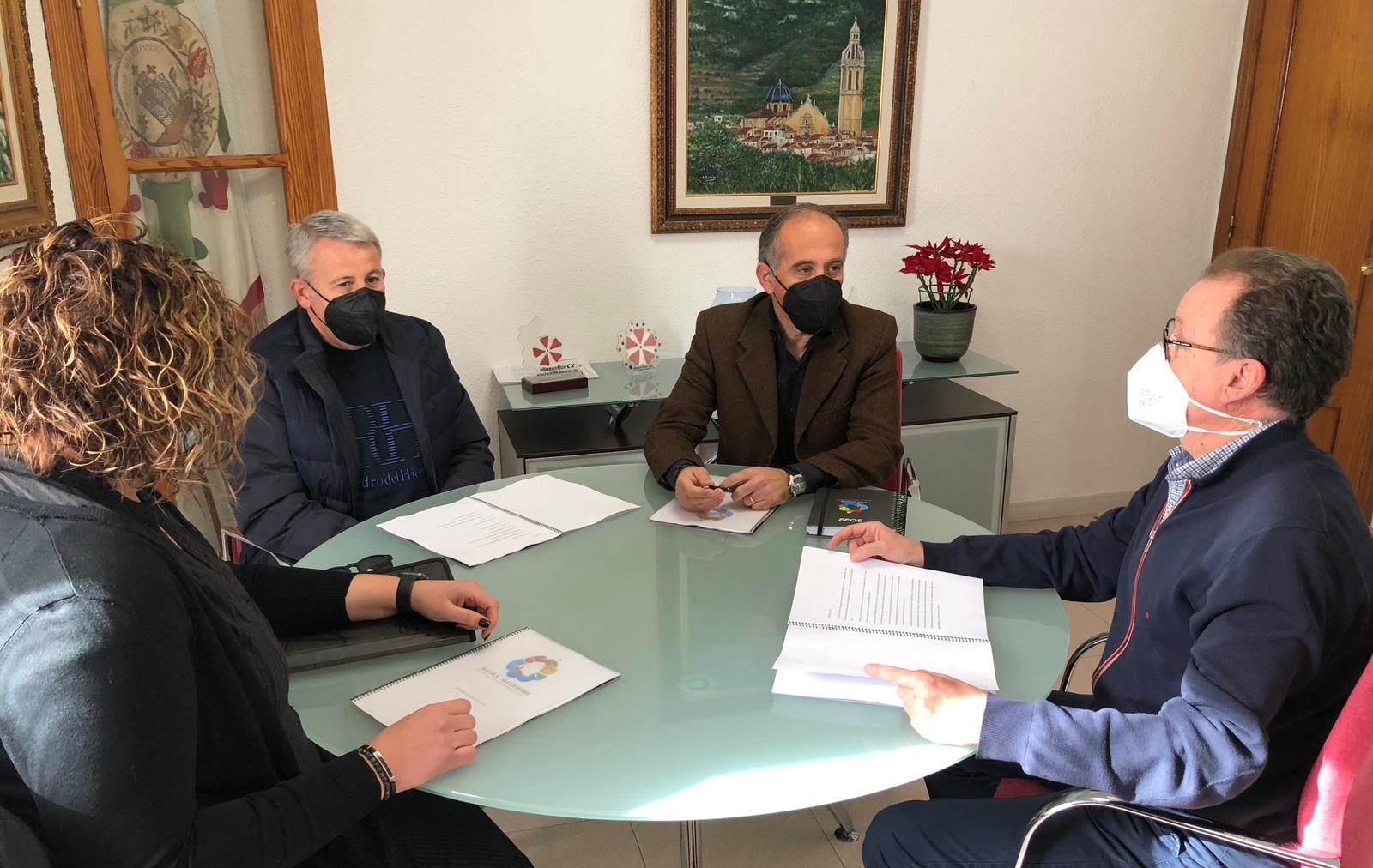 Ajuntament i Empresaris d'Alcalà-Alcossebre renoven el treball conjunt per l'economia local