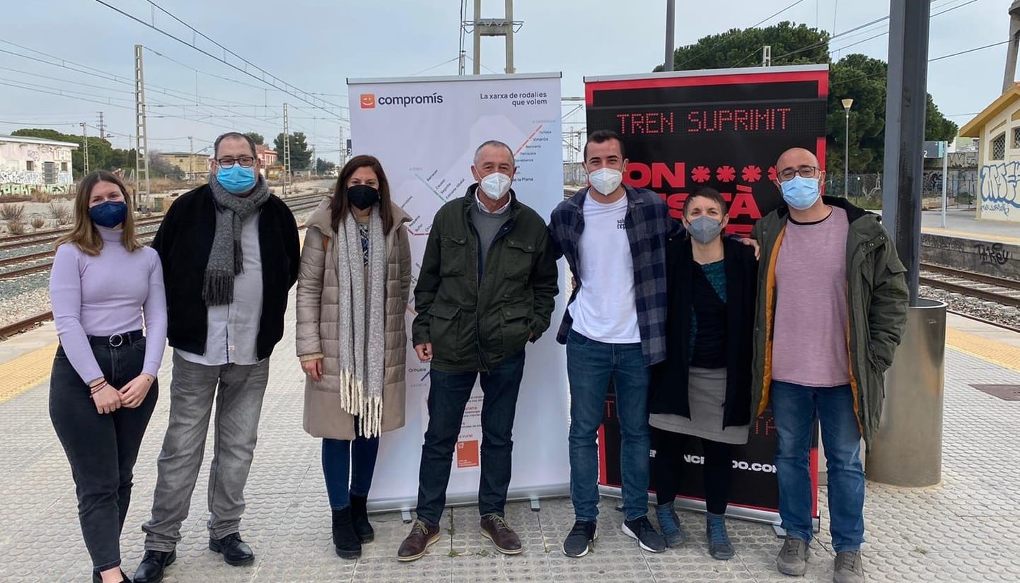Baldoví i Robles reivindiquen uns trens dignes al Maestrat amb la campanya 'trencancelado.com'
