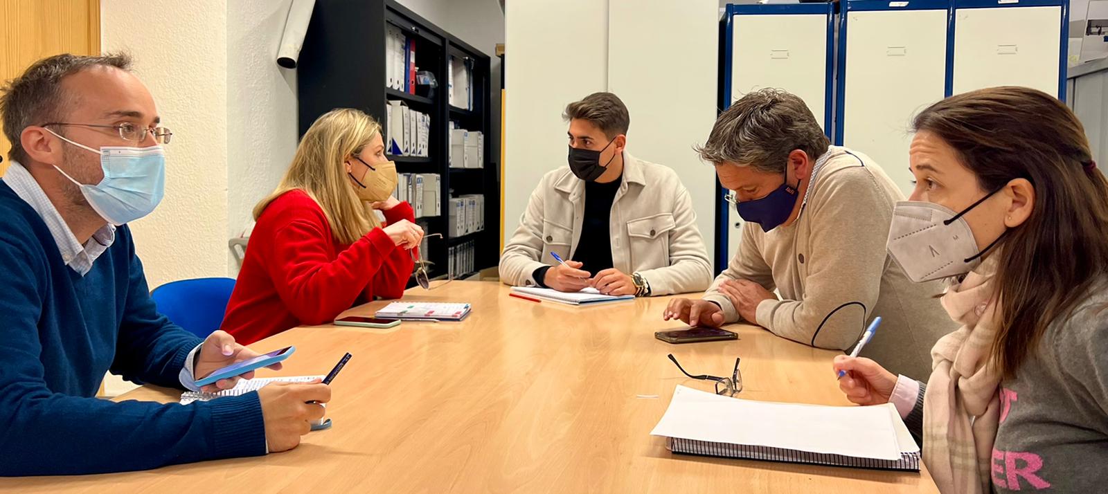 Peníscola treballa en l'ampliació de l'enllumenat nadalenc per a consolidar-lo com a atractiu turístic