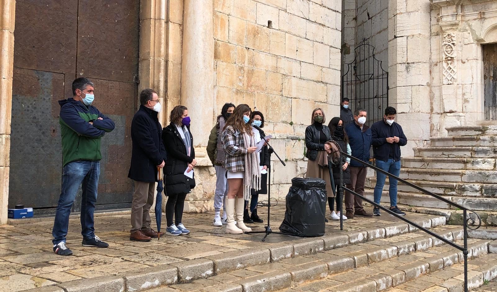 'No volem un dia, volem els nostres drets'. Lectura del Manifest del Dia de la Dona en Alcalà-Alcossebre