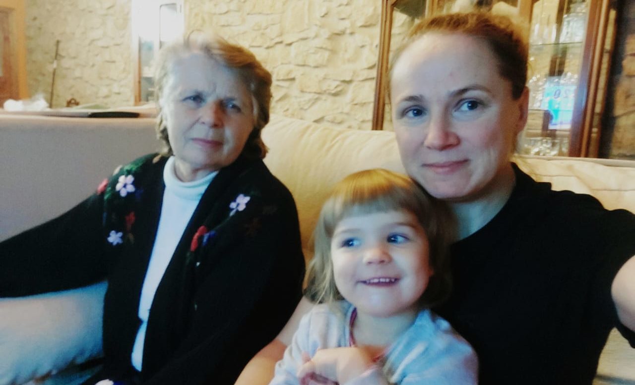 Katerina, Julia i Kristina ja estan a Tírig