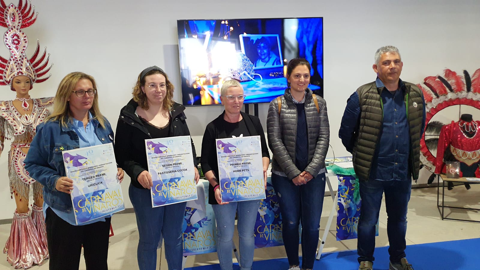 L’establiment Home Pets guanya el segon Concurs d’Aparadors del Carnaval de Vinaròs