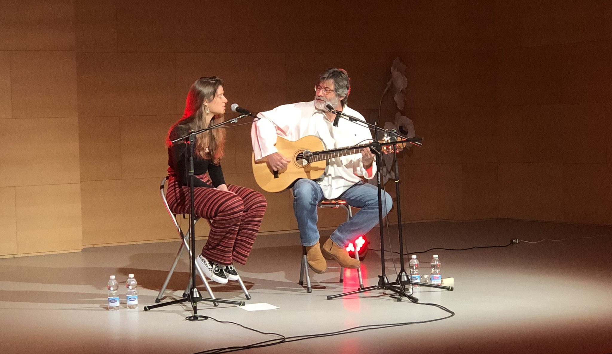 Santa Magdalena acull l'espectacle «Cançons al vent»