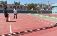 Peníscola millora la pista central de tennis