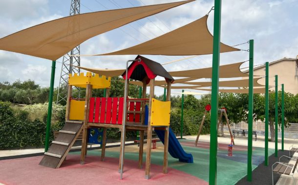 Càlig crea espai amb ombra als parcs infantils