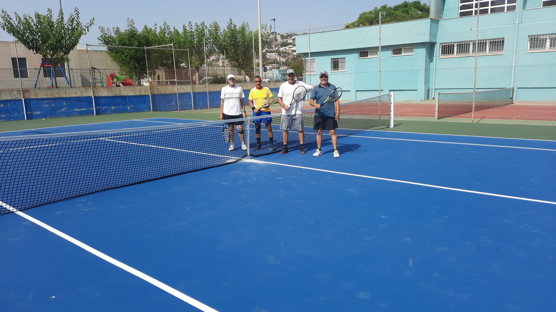Peníscola posa en marxa les reserves de la recentment renovada pista de tenis