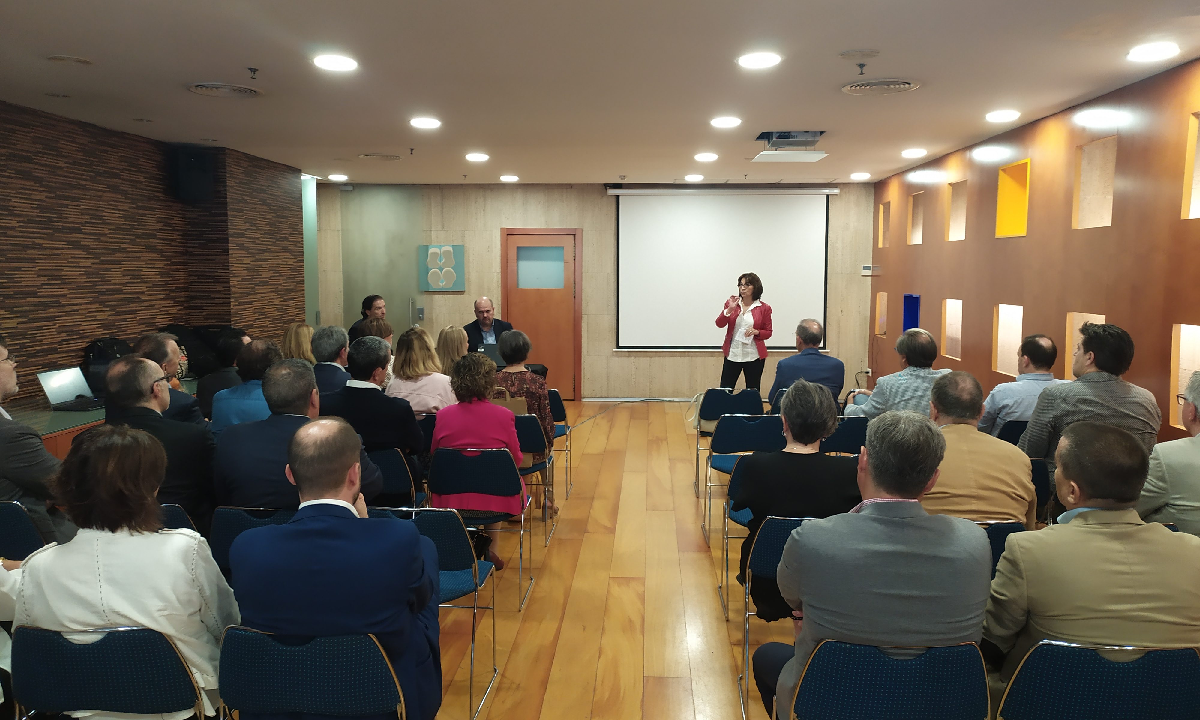 L'aeroport de Castelló, Air Nostrum i Ibéria presenten la ruta de Madrid davant operadors turístics i agents