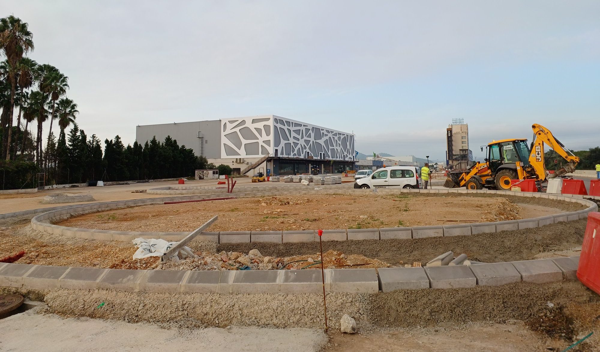 La rotonda del Centre Comercial de Benicarló estarà acabada a finals de novembre