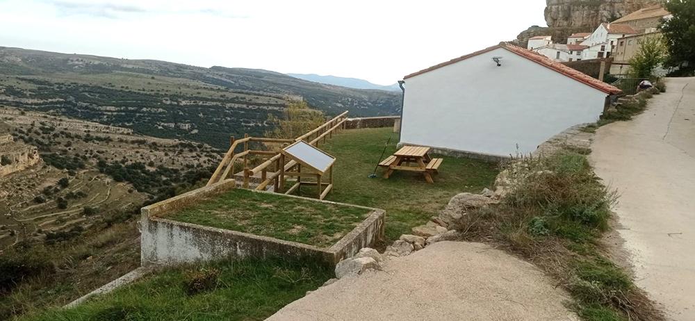 Nou mirador al costat dels safaretjos d'Ares