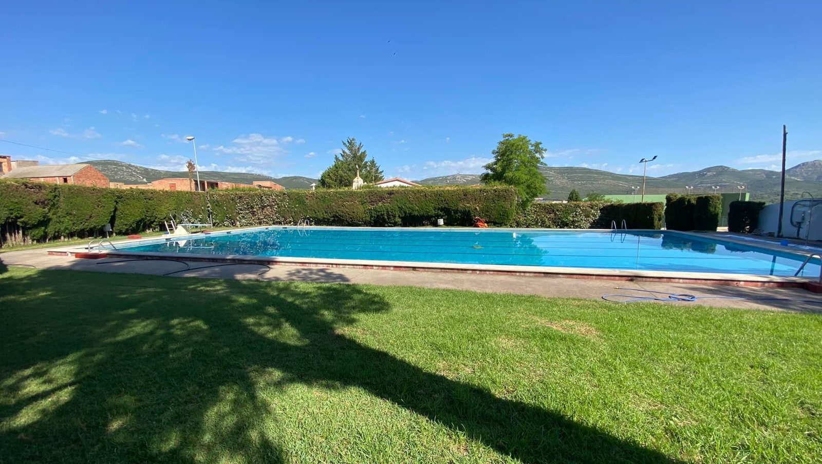 Tírig millorarà l'accessibilitat i renovarà l'entorn de les piscines