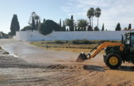 Benicarló neteja de restes i sediments acumulats per les pluges