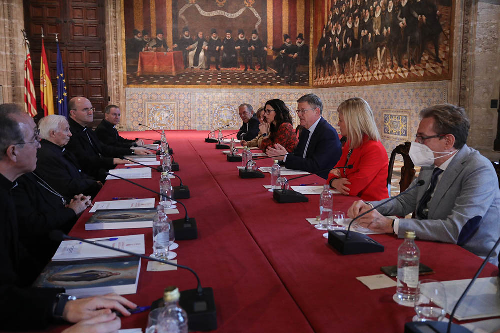 Puig destaca que la comissió mixta entre Generalitat i les diòcesis permetrà «aprofundir en la cooperació»