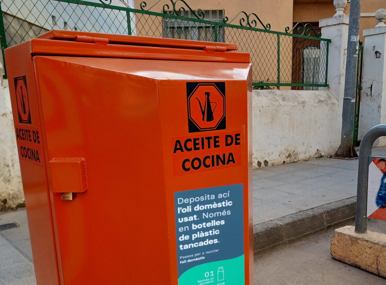 Benicarló impulsa el reciclatge d’oli domèstic i instal·la 28 contenidors selectius
