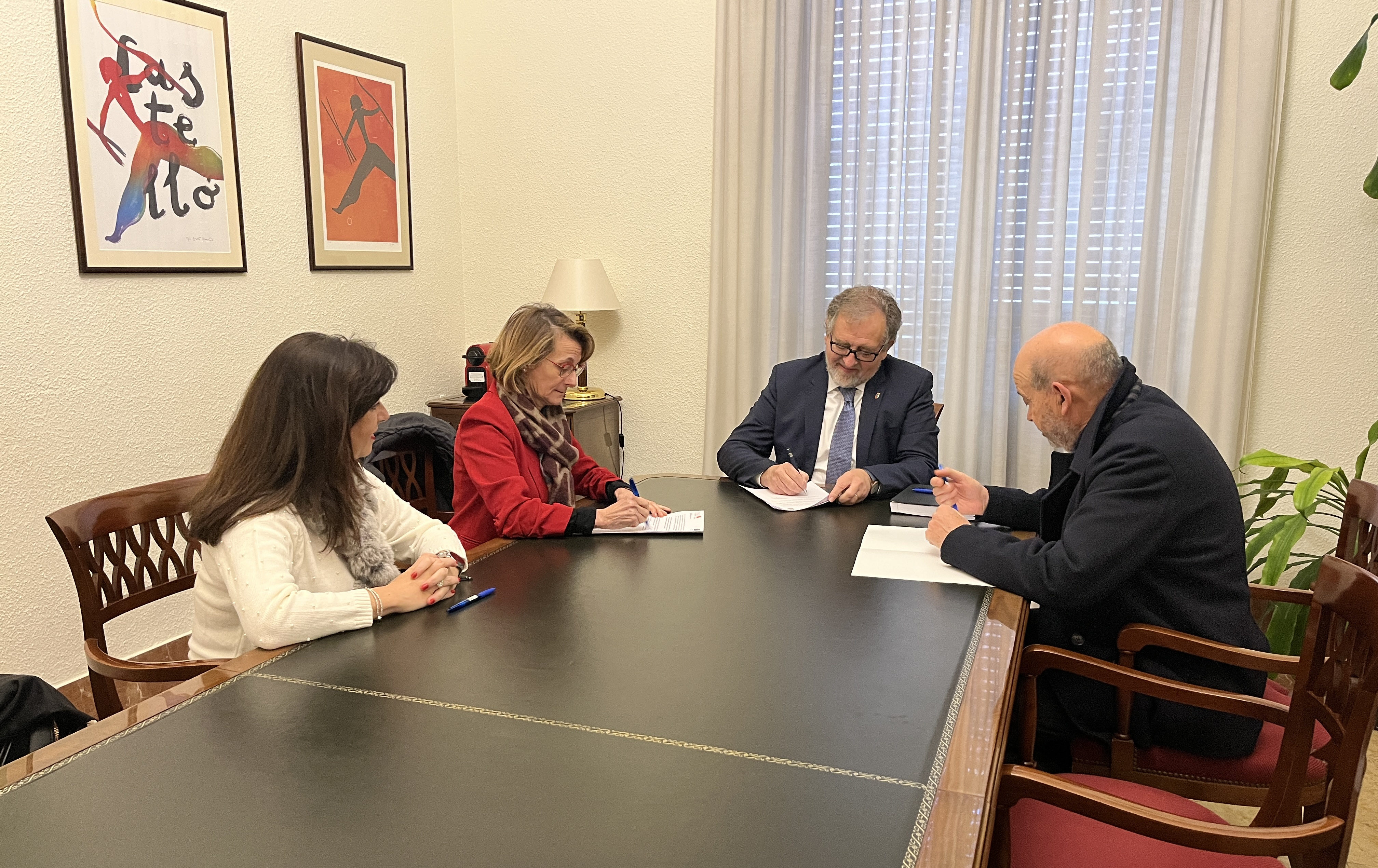 La Diputació signa un conveni amb l'UJI per a la realització de programes culturals