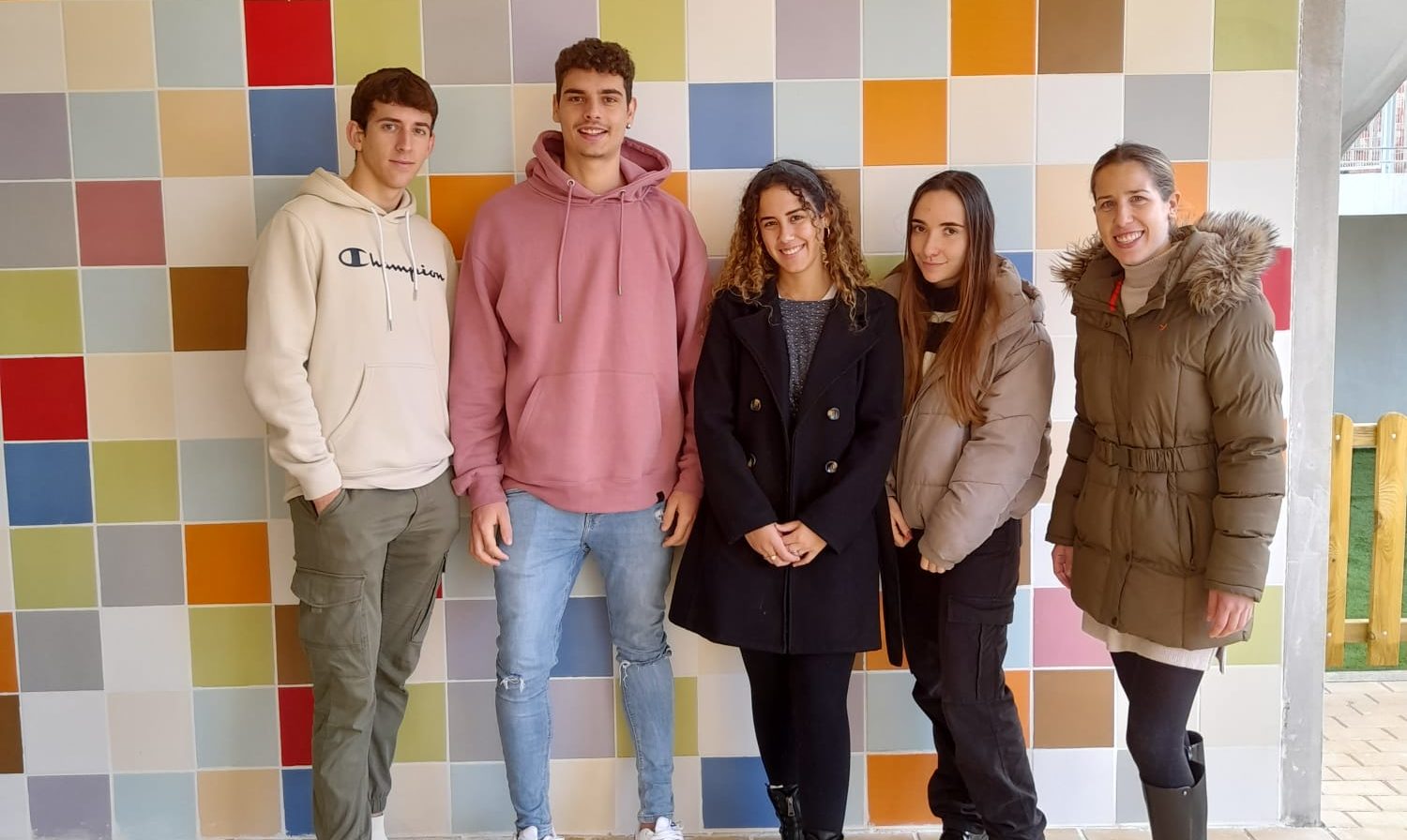 El CEIP de Santa Magdalena incorpora 1 auxiliar en conversa anglesa i 5 estudiants en pràctiques