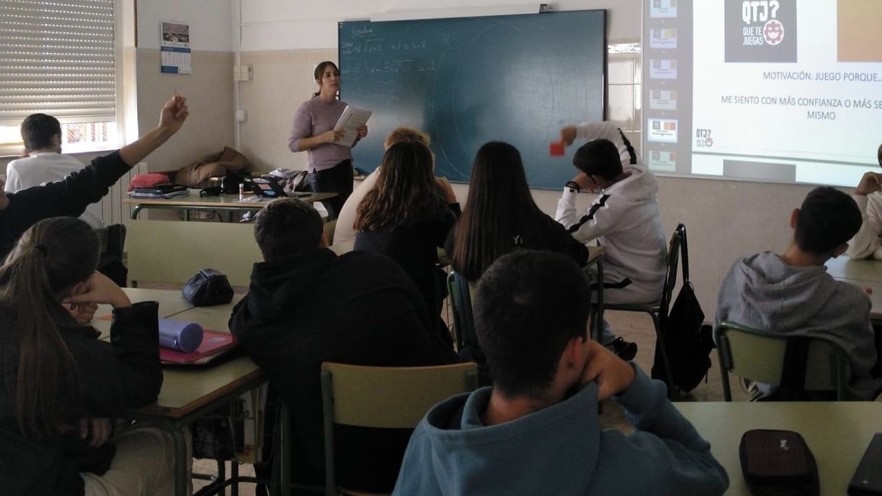 La UPCCA impulsa tallers en els centres educatius per a previndre l'addicció als jocs d'apostes