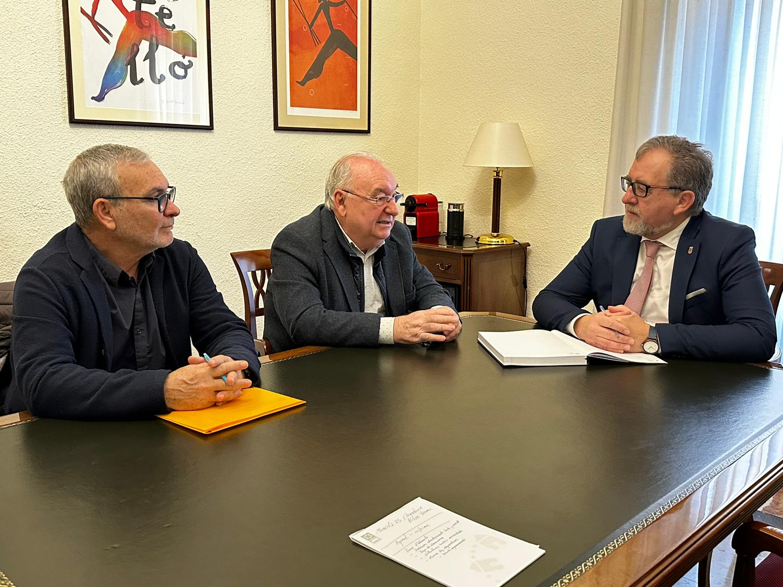 Martí es reuneix amb representants del Banc d'Aliments de Castelló