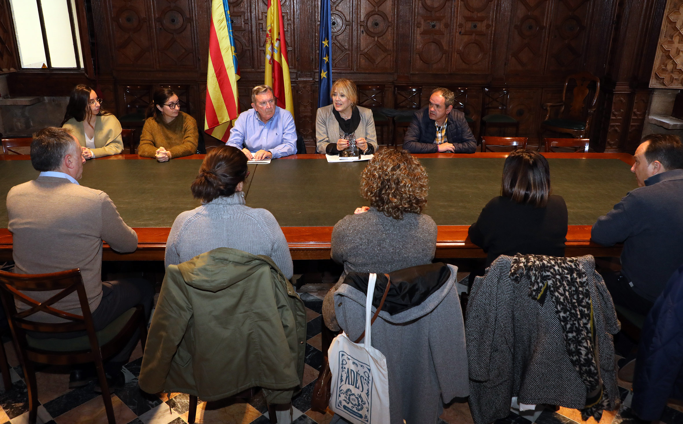 La Generalitat trau de l'exclusió financera a 73.000 persones amb la instal·lació de 141 caixers