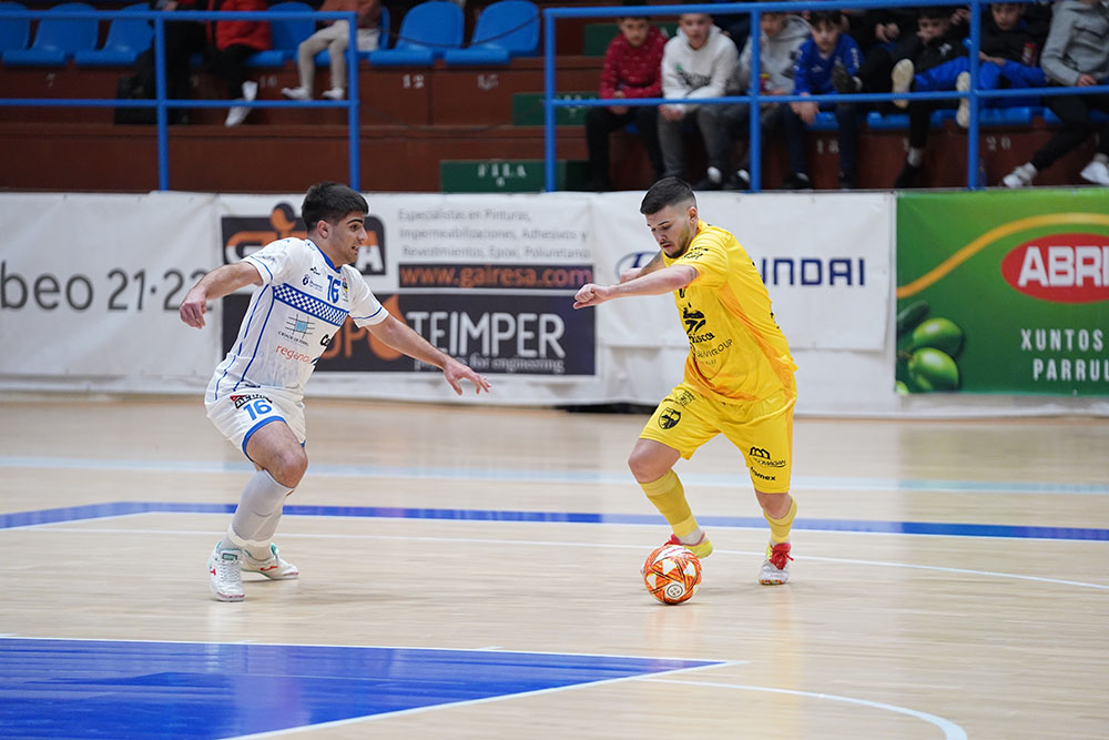 El Servigroup Peníscola segueix llançat després de golejar a Ferrol (3-7)