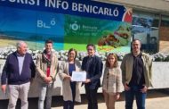 Colomer entrega el distintiu que acredita a Benicarló com a «Municipi Turístic de Rellevància»