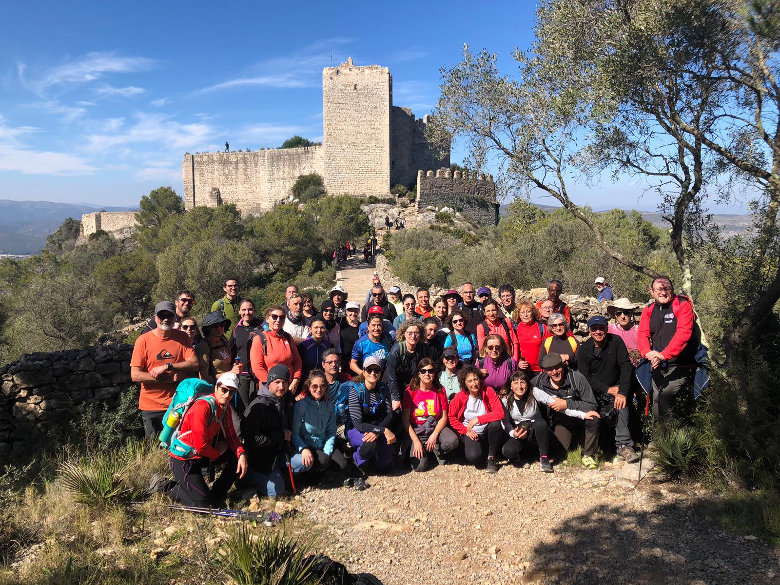Prop de 70 persones participen en la Marxa del Dia de la Dona entre els castells Polpis i Xivert