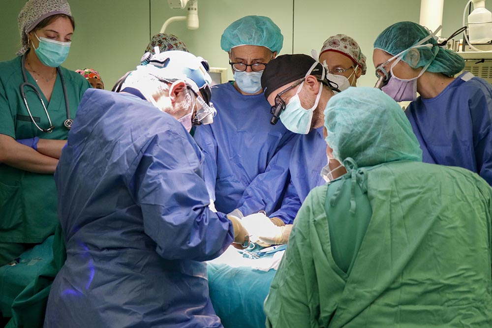L'Hospital La Fe implanta un marcapassos a un bebé prematur de baix pes