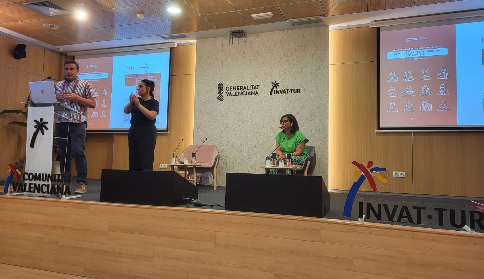 Turisme presenta la Guia d'Inserció Laboral de Persones amb Discapacitat en el Sector Turístic