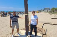 S'instal·len noves dutxes amb llavapeus a les platges d’Alcossebre fabricades amb plàstic reciclat