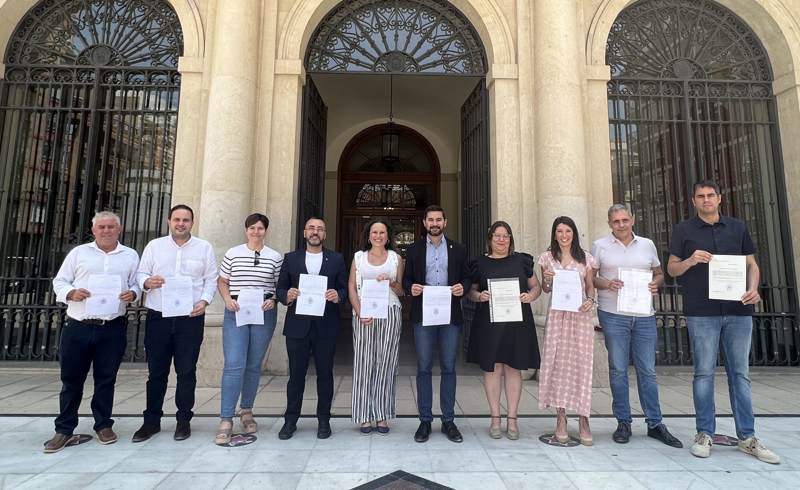 Els diputats i diputades provincials del PSPV entreguen l’acta en la Diputació 
