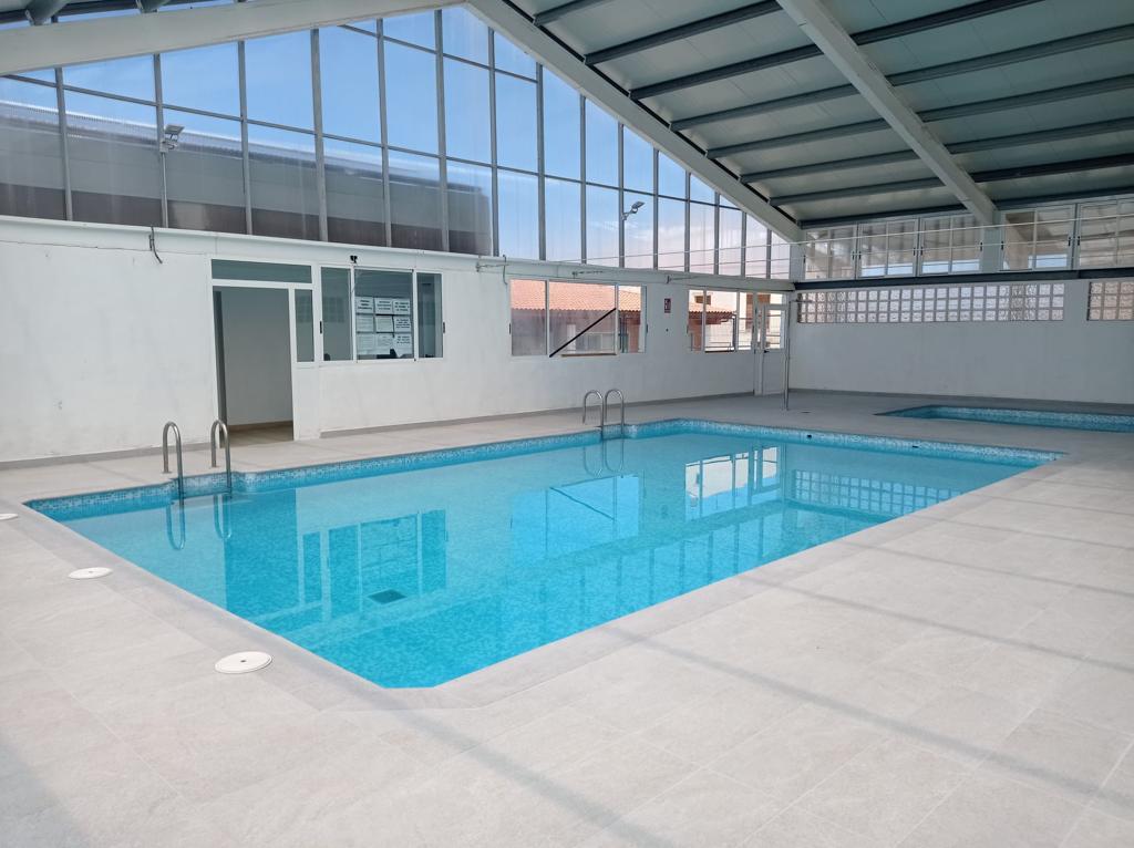 Castellfort prepara la piscina per a la seua obertura l'1 de juliol