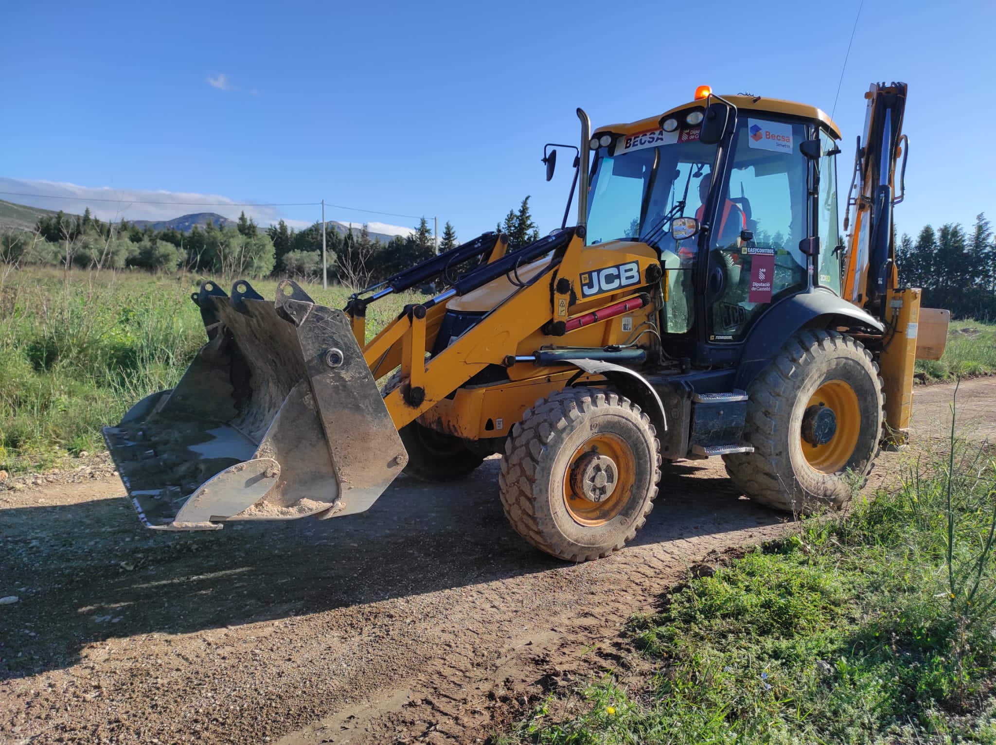 Tírig arregla els camins rurals