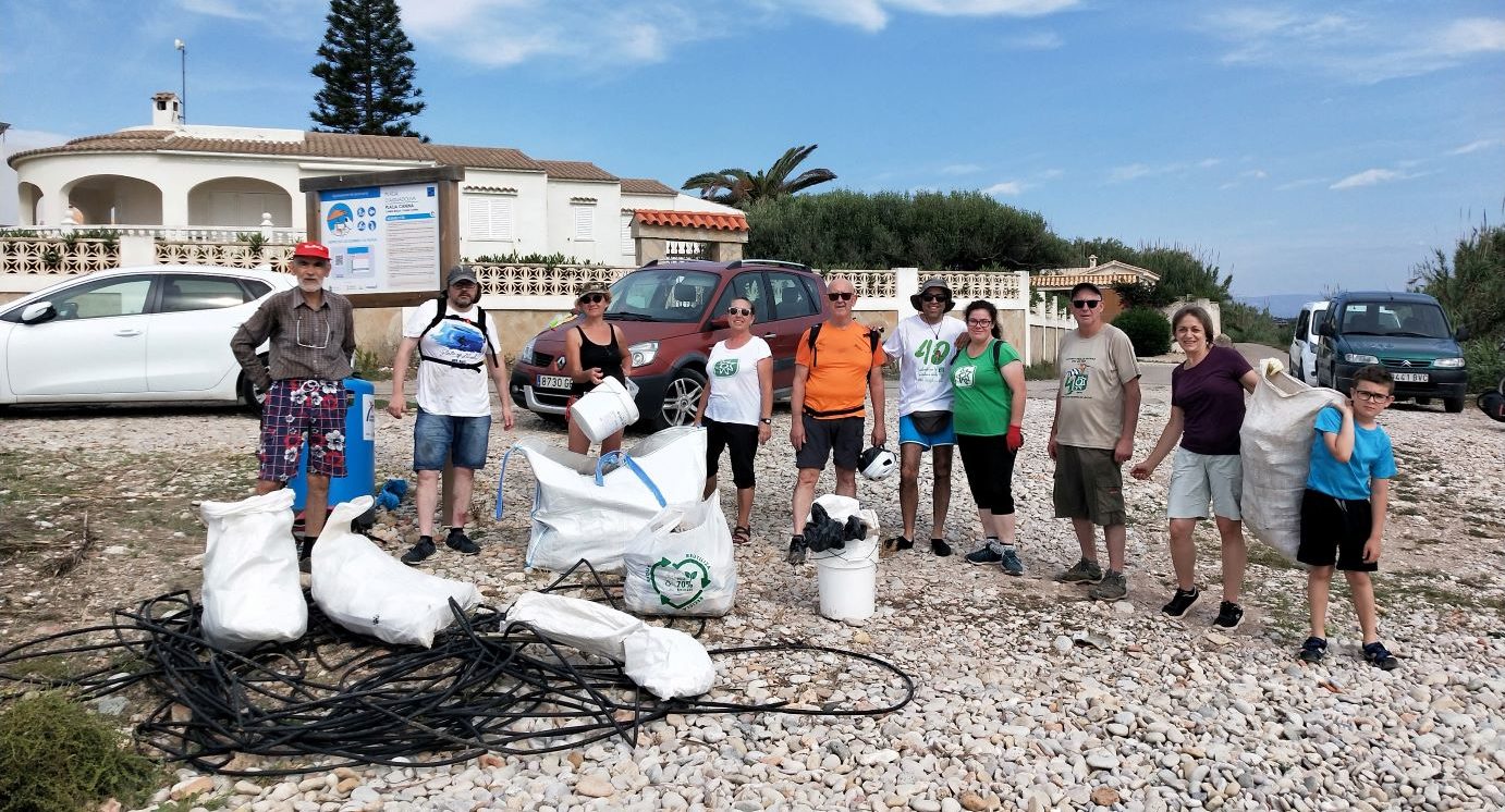 Recollits 200 kg de residus a la platja del Surrach de Benicarló