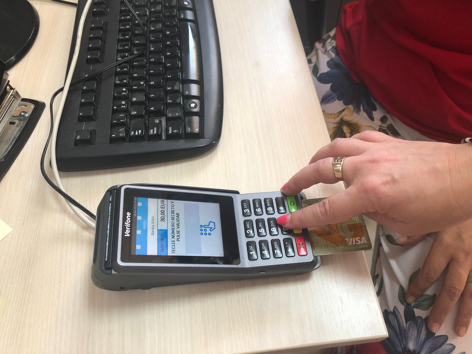 L'Ajuntament de Santa Magdalena facilita el pagament amb targeta en les seues instal·lacions