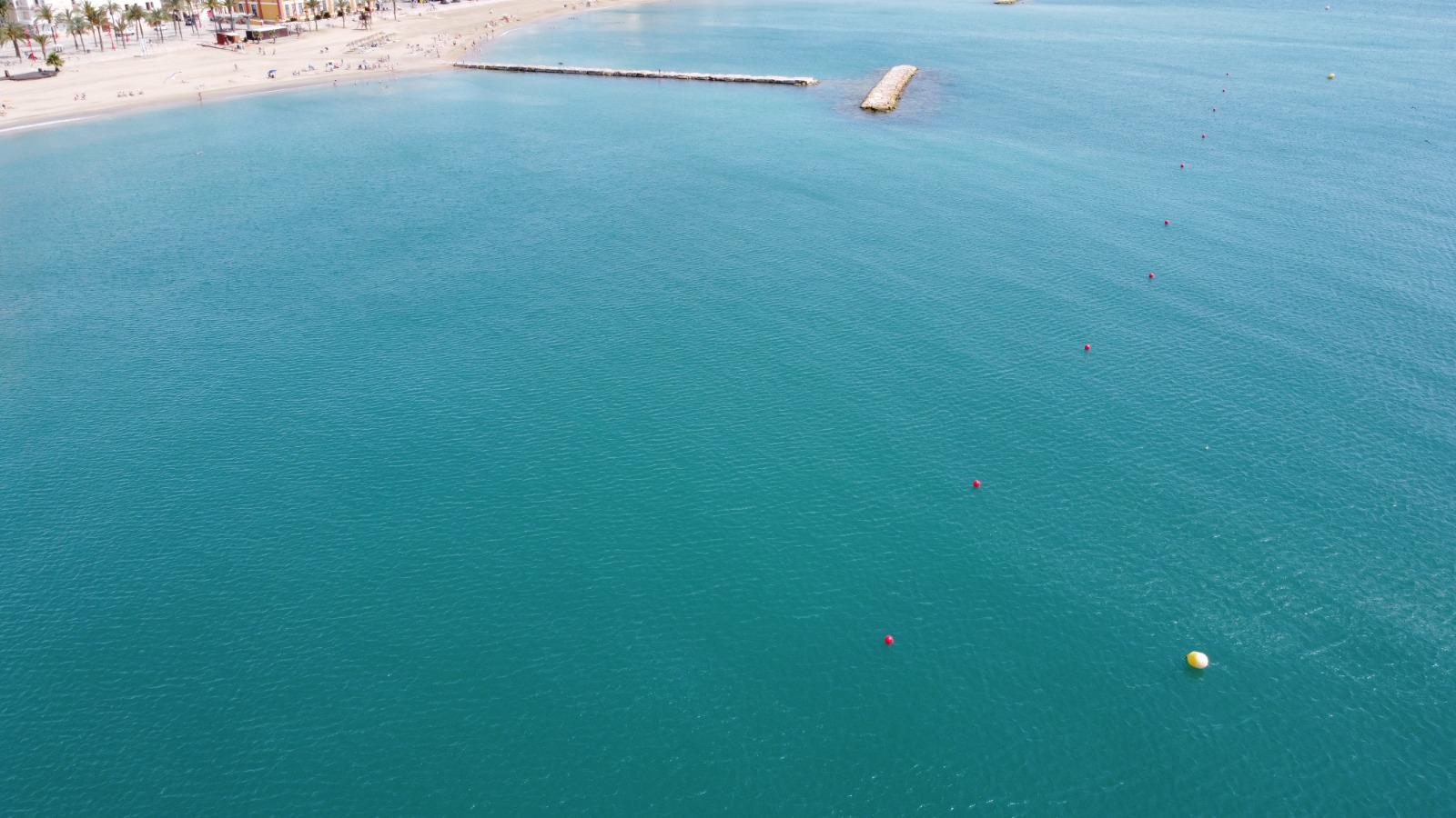 Turisme obre un canal de natació a la platja del Fortí de Vinaròs