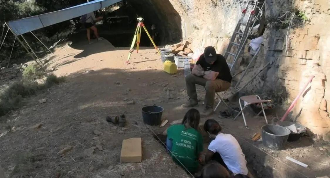 Noves excavacions a la Coveta de la Foia de Vilafranca